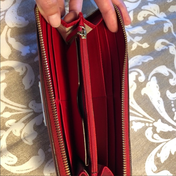 Michael Kors wallet - Picture 3 of 3